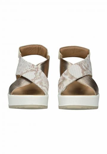 Босоножки на танкетке