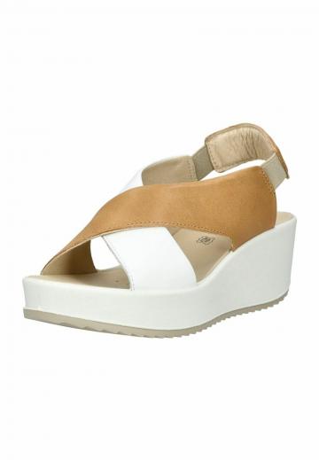 Босоножки на танкетке