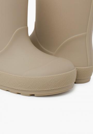 Резиновые сапоги