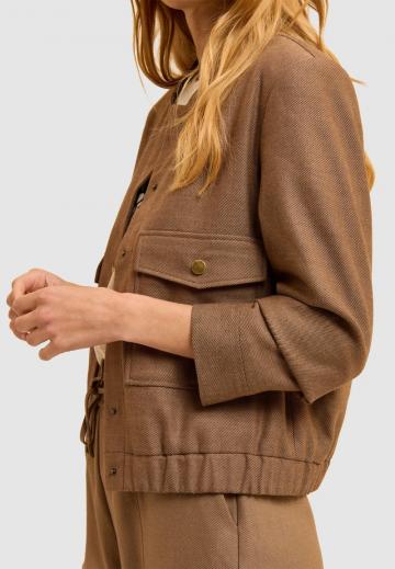 Куртка с накладнымит карманами