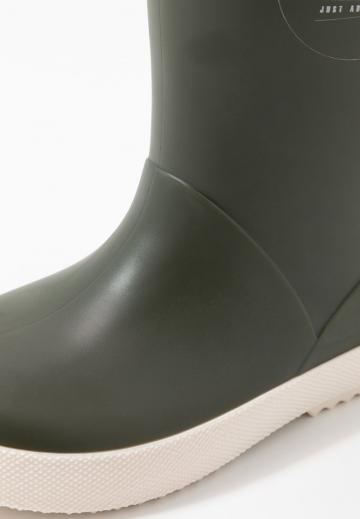 Резиновые сапоги