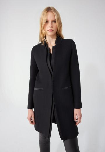 Короткое пальто