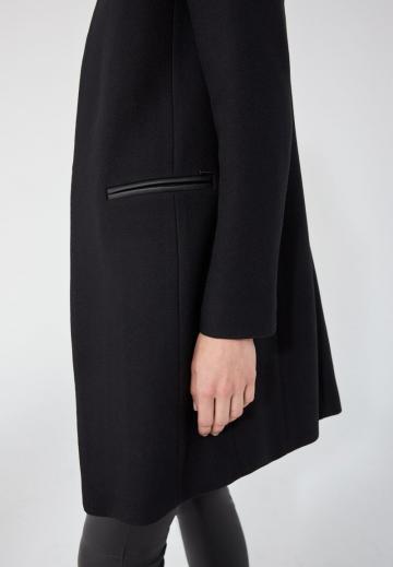 Короткое пальто