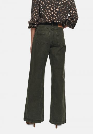 Клешеные джинсы