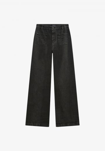 Клешеные джинсы