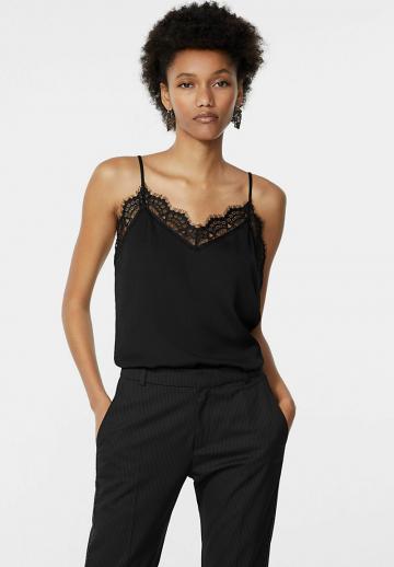 Топ на бретельках