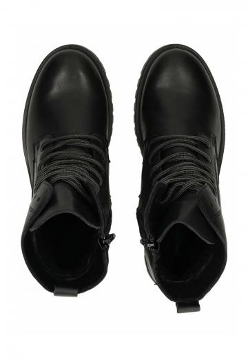 Ботинки на шнуровке