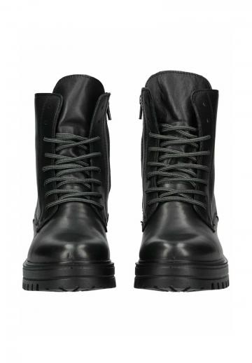 Ботинки на шнуровке