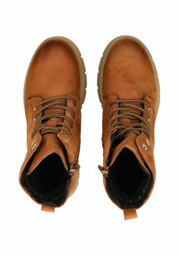 Ботинки на шнуровке