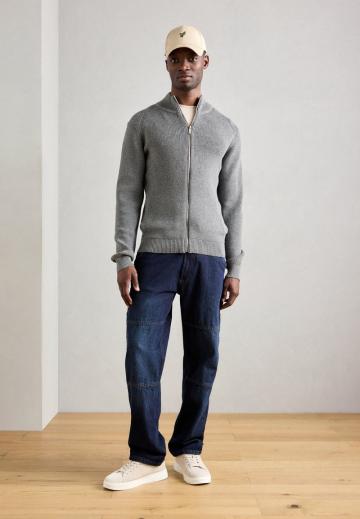 Вязаная кофта