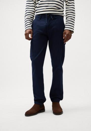 Брюки с накладными карманами