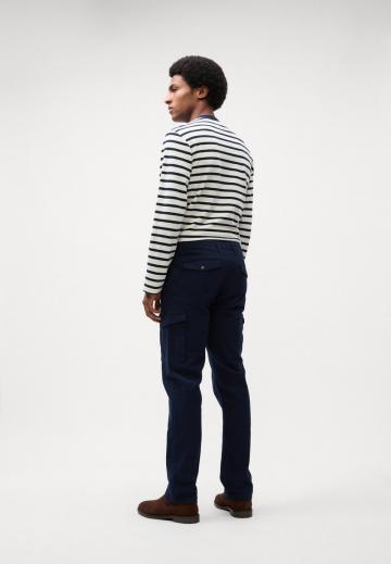 Брюки с накладными карманами