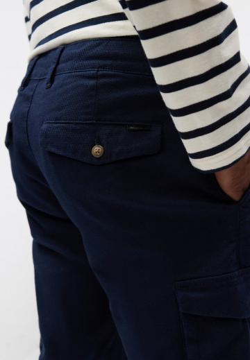 Брюки с накладными карманами