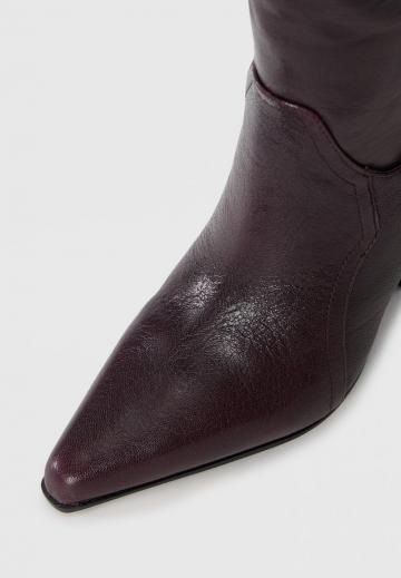 Высокие сапоги