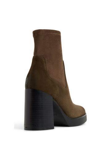 Полусапожки на высоком каблуке