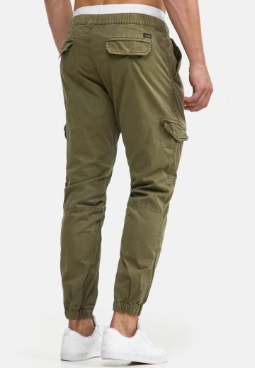 Брюки с накладными карманами