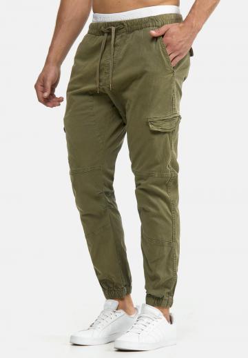 Брюки с накладными карманами