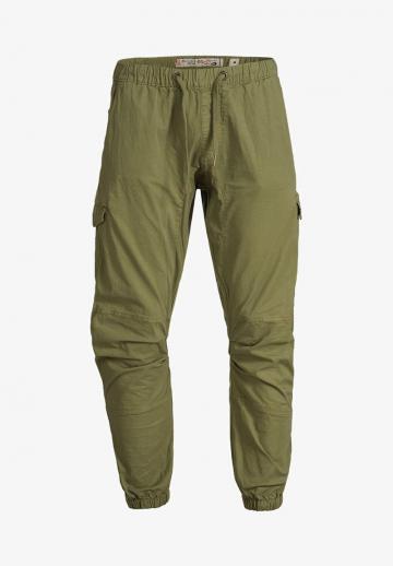 Брюки с накладными карманами