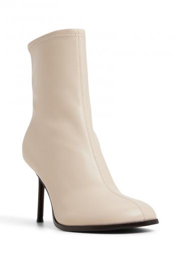 Полусапожки на высоком каблуке