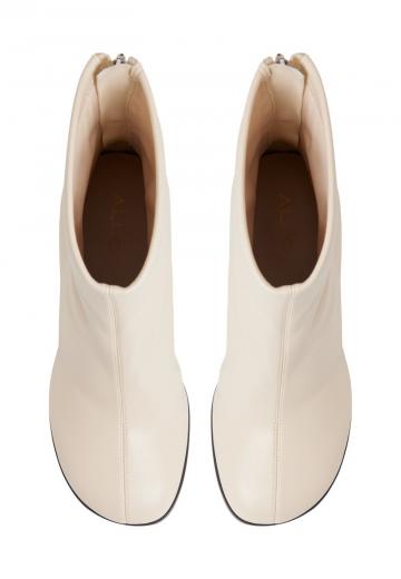 Полусапожки на высоком каблуке