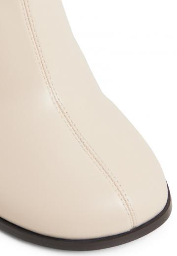 Полусапожки на высоком каблуке