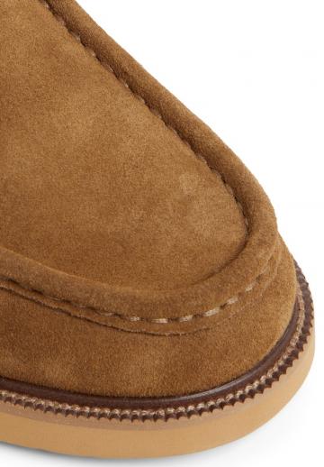 Ботинки на шнуровке