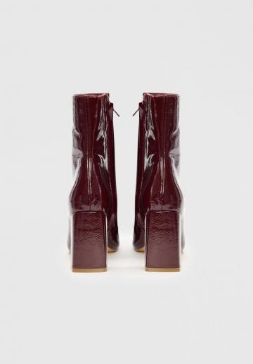 Высокие сапоги