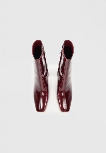 Высокие сапоги