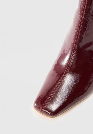 Высокие сапоги