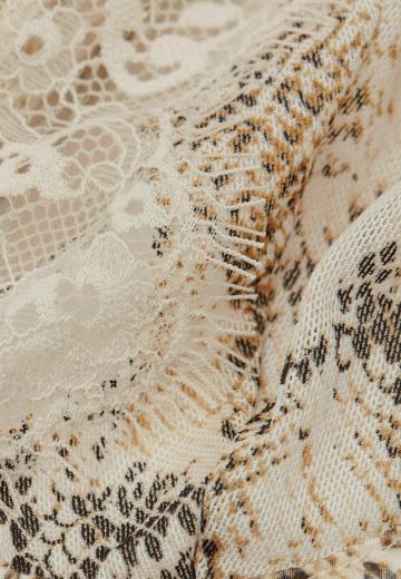 Бюстгальтер на косточках