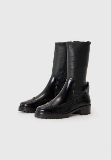 Ковбойские сапоги