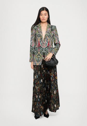 Длинный блейзер