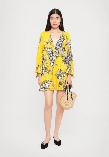 Короткое платье