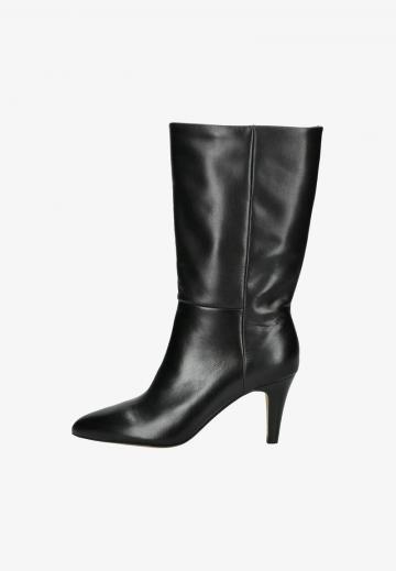 Высокие сапоги