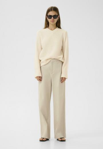 Пуловер с вырезом V