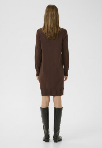 Вязаное платье