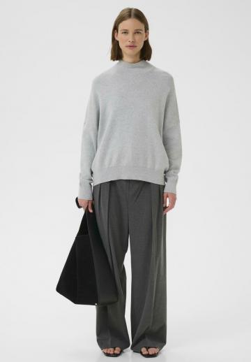 Пуловер в полоску