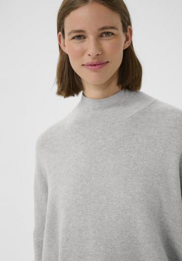 Пуловер в полоску