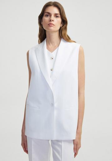 Длинный жилет