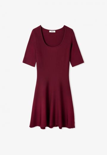 Вязаное платье