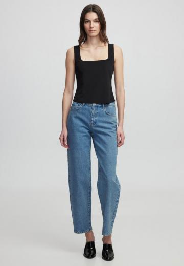 Блузка без рукавов