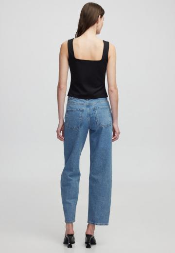 Блузка без рукавов