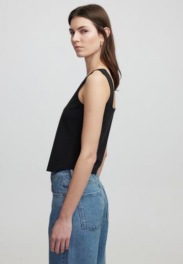 Блузка без рукавов