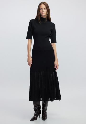 Вязаное платье