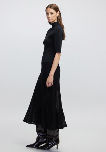 Вязаное платье