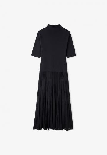 Вязаное платье