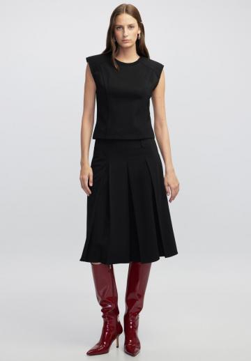 Блузка без рукавов