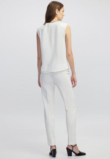 Блузка без рукавов