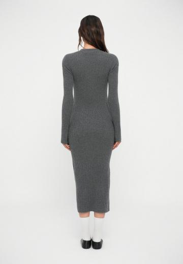 Вязаное платье