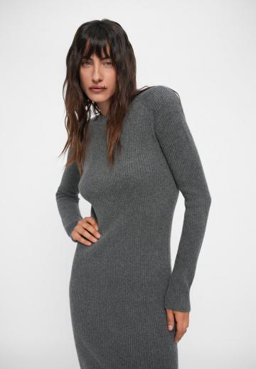 Вязаное платье